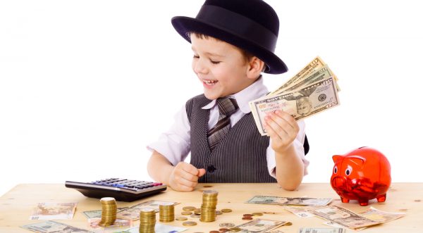 8 начина да възпитаме здравословно отношение на децата към парите