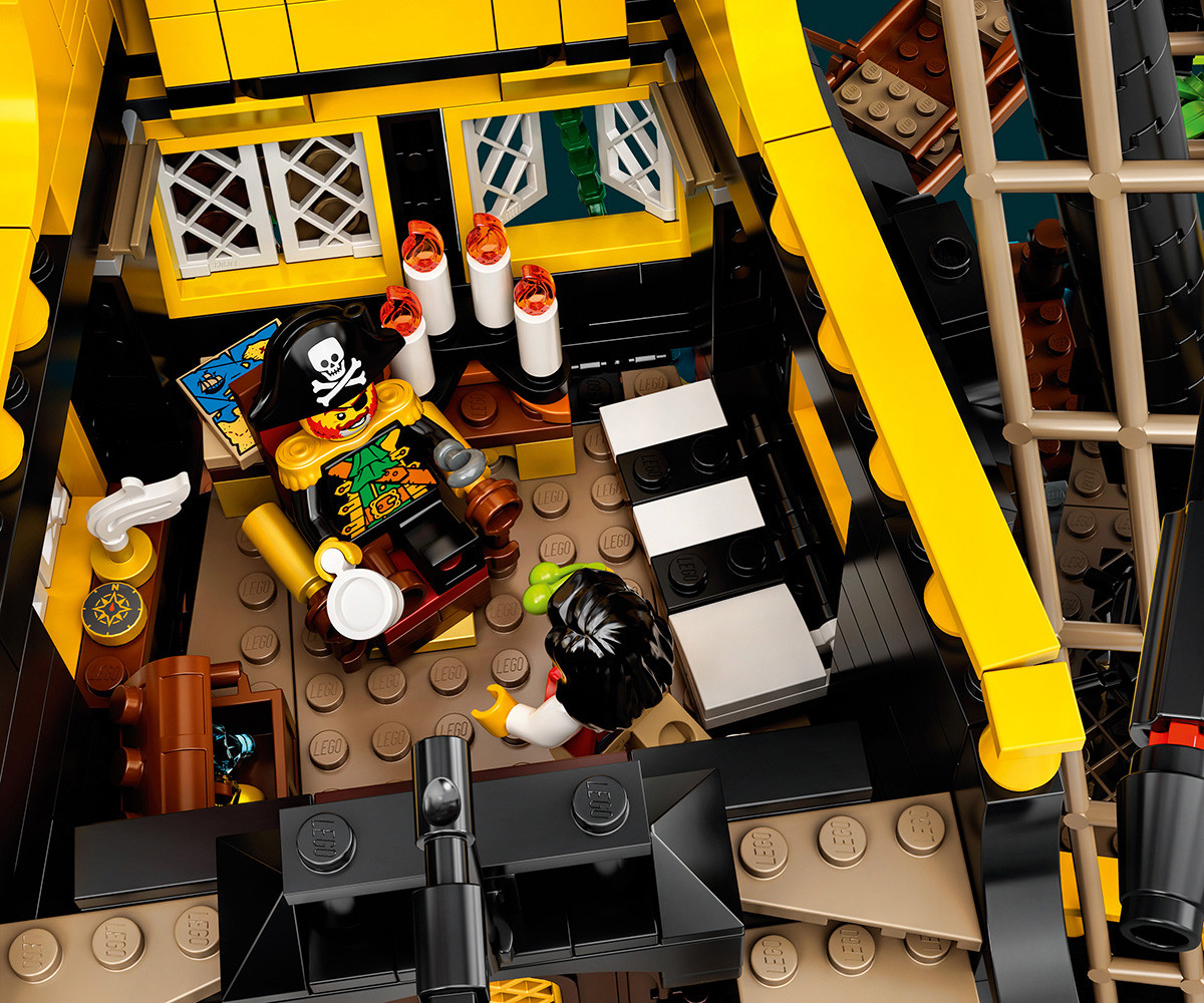 ЛЕГО Ideas 21322 - Пиратите от залива на баракудите | КОМСЕД