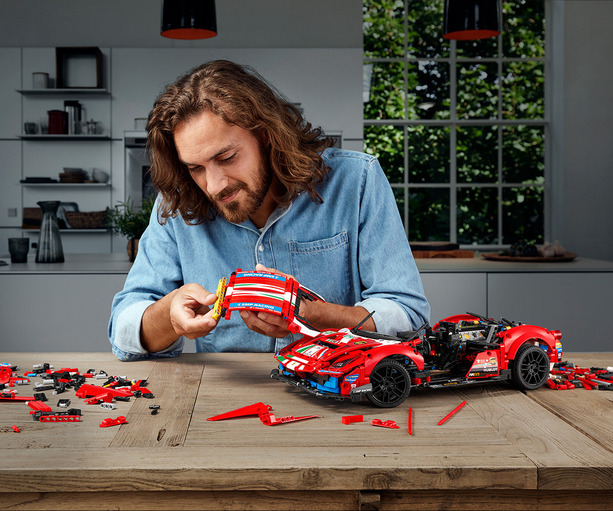 Игрален комплект конструктор ЛЕГО Technic 42125 - Ferrari 488 GTE AF ...