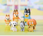 Famosa BLY49000 - Bluey: Pack 8 Figuras Bluey Heeler Family&Mates Pack thumb 4