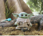 Hasbro F1115 - Star WarsTM - Детето, Бебе Йода - говореща плюшена ирачка thumb 5