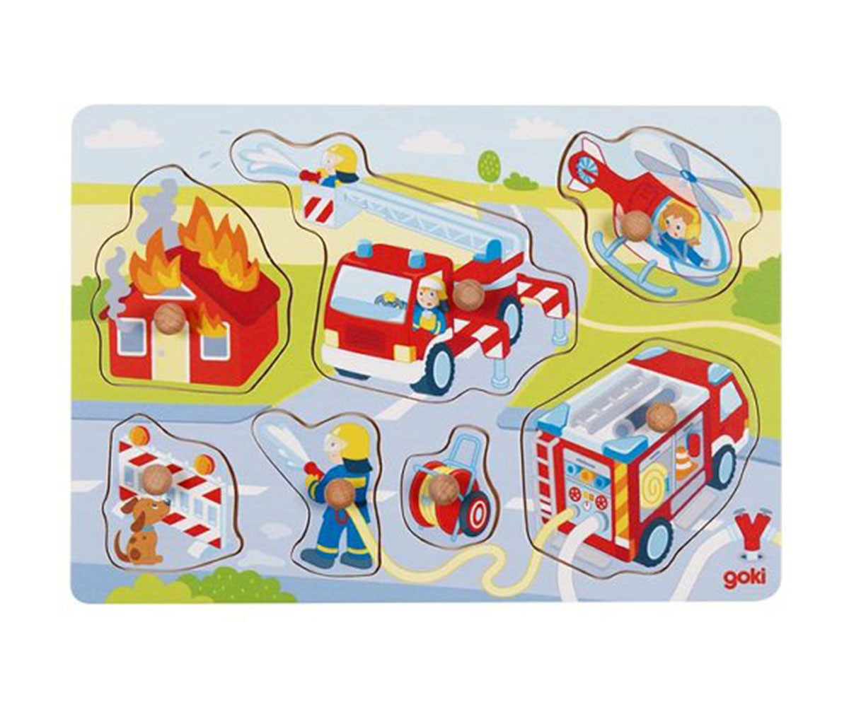 Дървена играчка за бебета пъзел с дръжки Goki: Пожарникари в действие 57375
